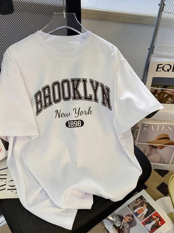 camiseta feminina gráfica Brooklyn nova york 1898